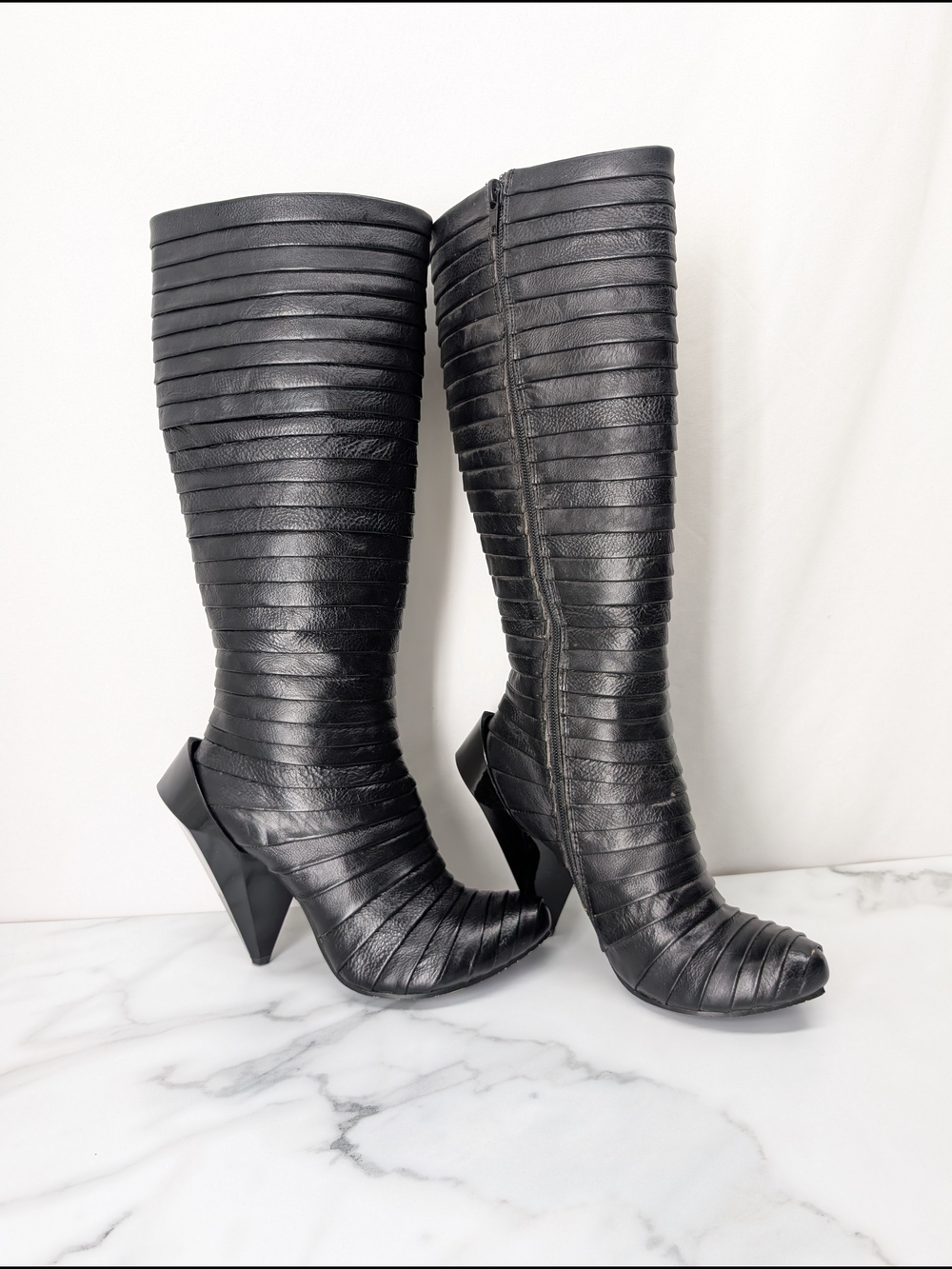 Irregular Choice Avant Guard Women's Black Textured Leather Boots Sz7